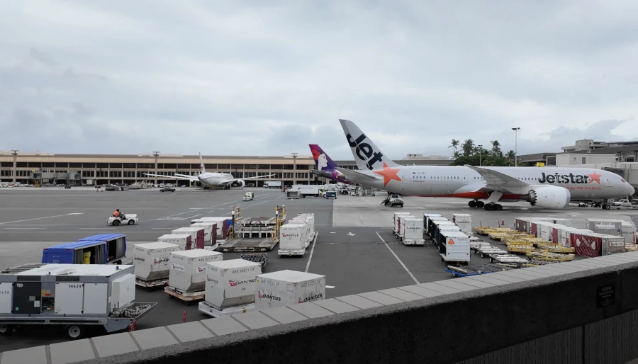 Airplane 1 Honolulu Airport